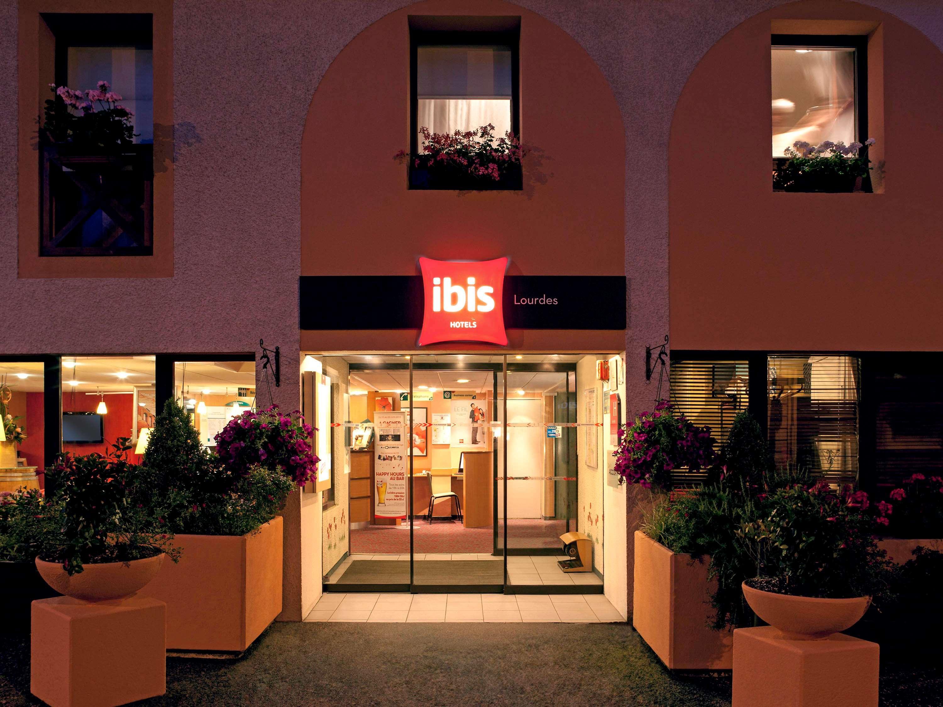 Ibis Lourdes Centre Gare Hotel Exterior foto